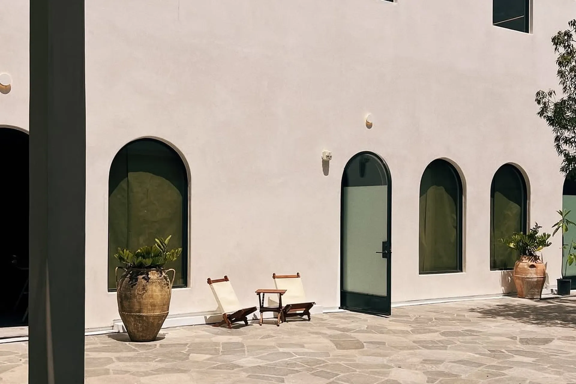 The courtyard at 821 Traction Ave